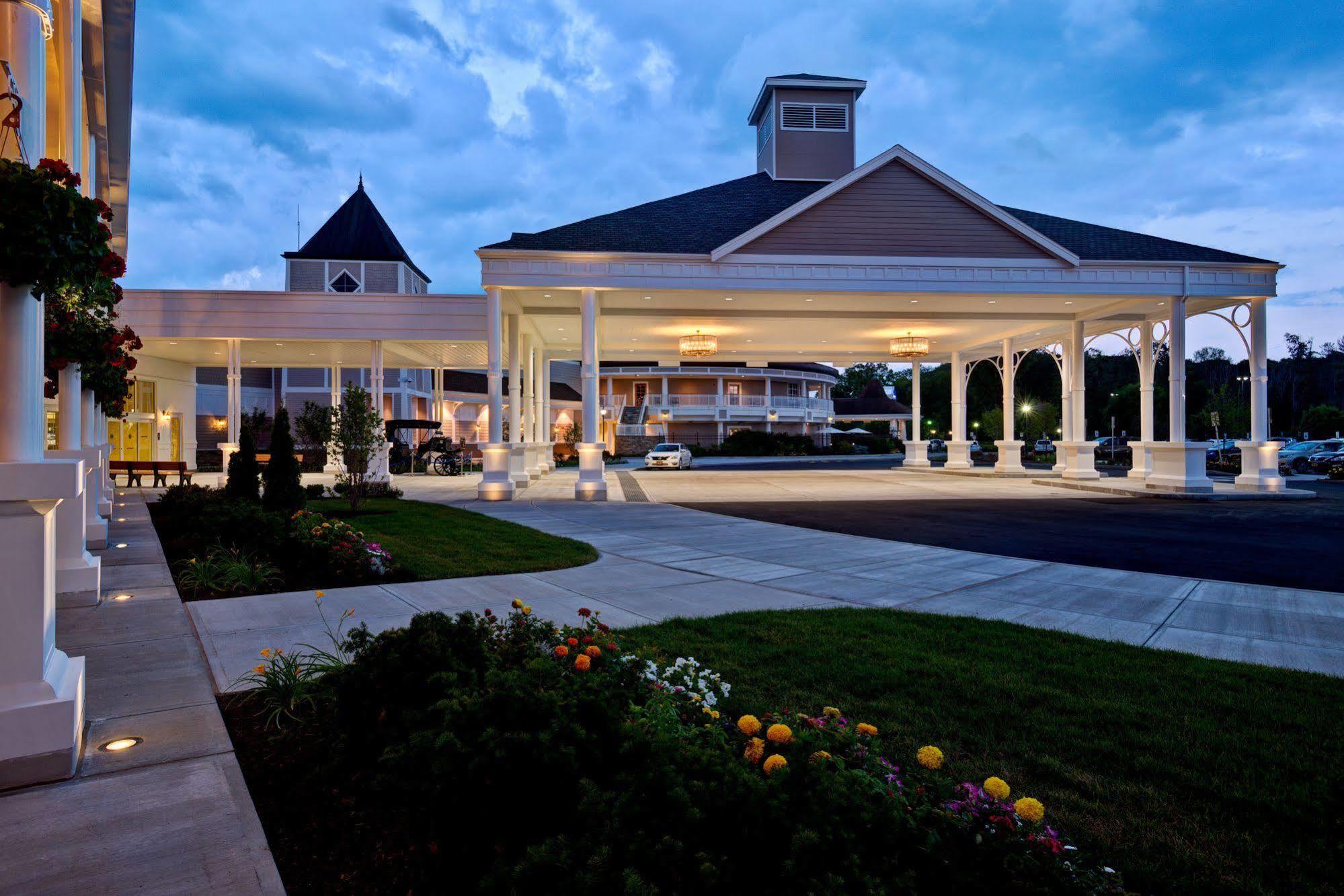 Saratoga Casino Hotel Saratoga Springs Bagian luar foto